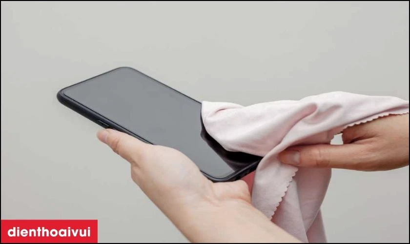 Cách bảo quản màn hình điện thoại sau khi thay thế là gì?