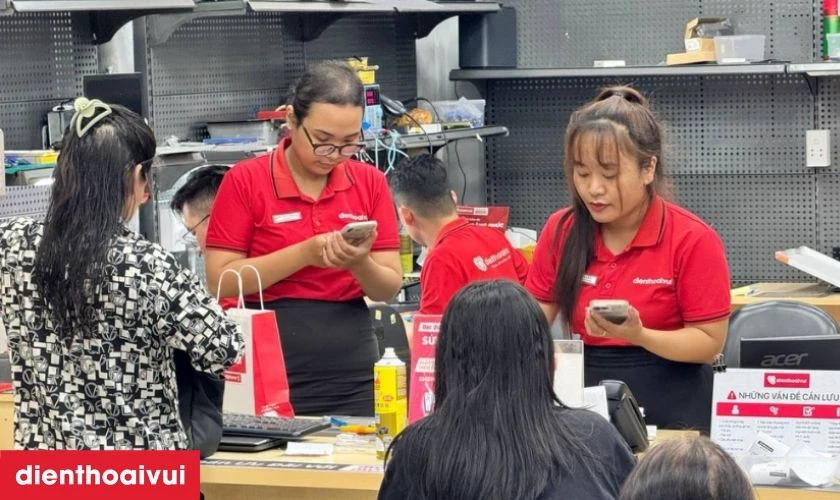 Thay m&agrave;n h&igrave;nh Realme 2 Pro h&atilde;ng Safety ở đ&acirc;u uy t&iacute;n, lấy liền lại TPHCM v&agrave; H&agrave; Nội