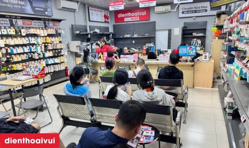 Dịch vụ thay m&agrave;n lấy liền tại Điện Thoại Vui