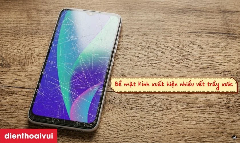 Trường hợp cần thay mặt k&iacute;nh Realme C15
