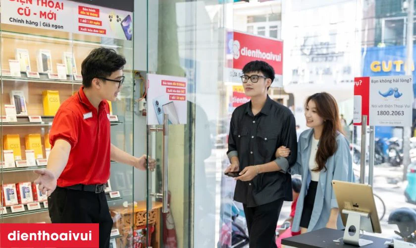 Thay m&agrave;n h&igrave;nh lấy liền tại Điện Thoại Vui