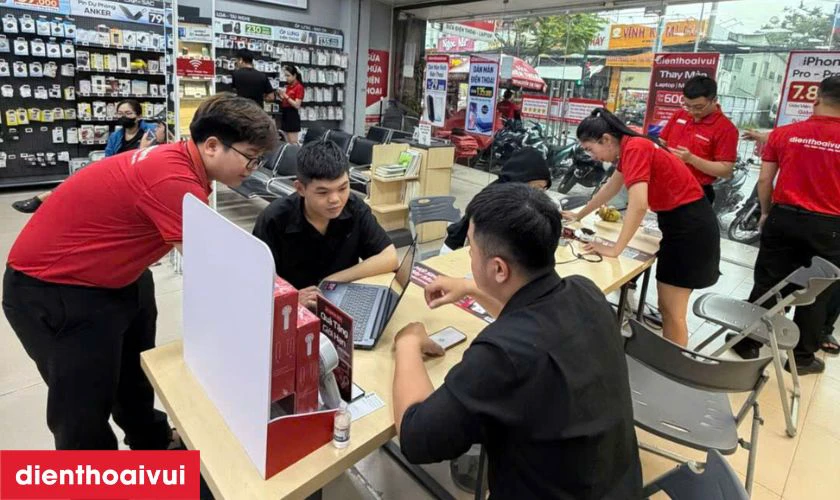 Thay m&agrave;n h&igrave;nh Realme C3 ở đ&acirc;u uy t&iacute;n?