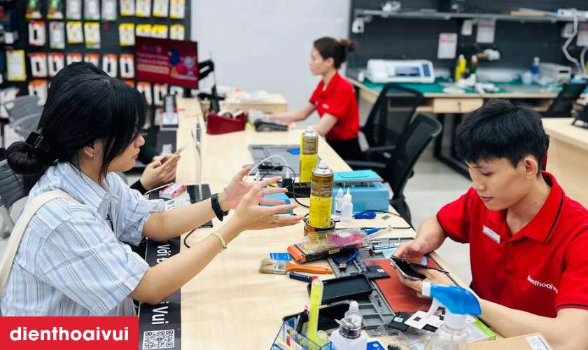 Quy tr&igrave;nh thay m&agrave;n Realme C36 ch&iacute;nh h&atilde;ng GENA loại Pro minh bạch, lấy liền