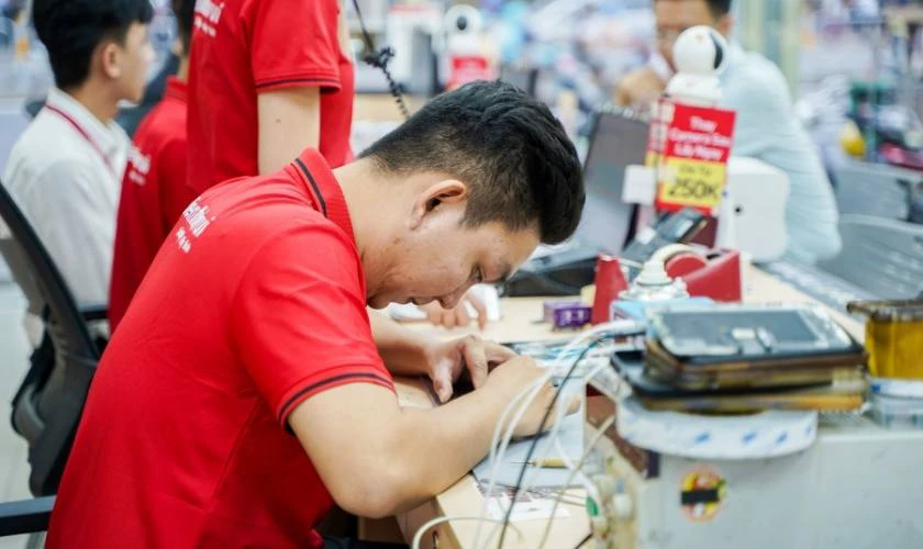 Tay nghề kỹ thuật viên