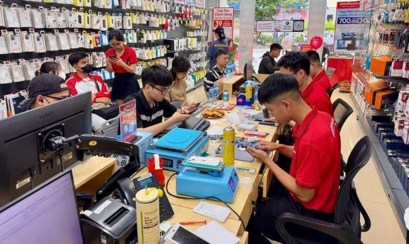 Quy trình thay màn hình Realme quận Tân Phú tại Điện Thoại Vui