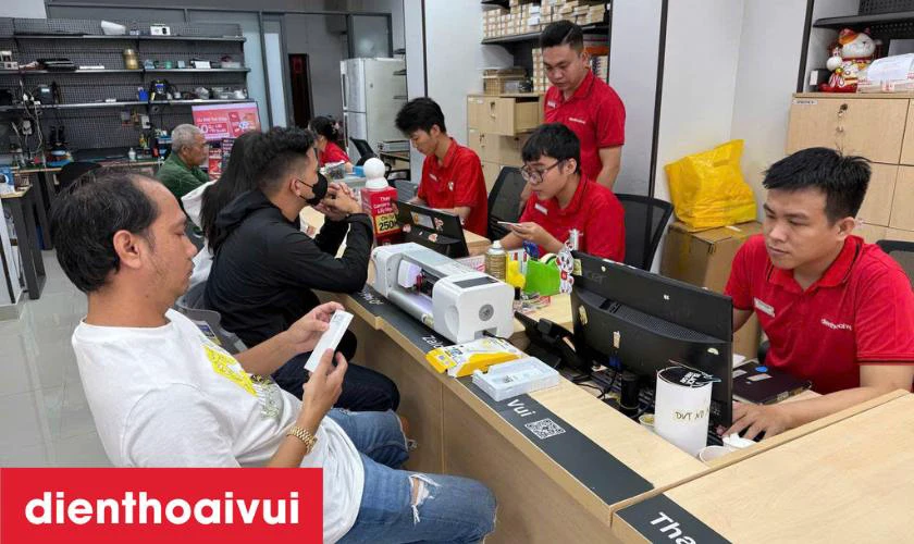 Kiểm tra t&igrave;nh trạng m&agrave;n h&igrave;nh