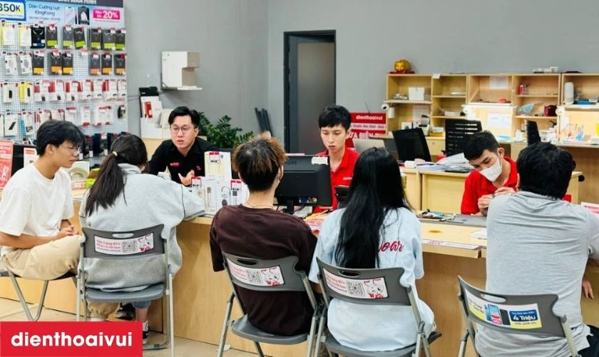 Quy trình thay màn hình chuyên nghiệp lấy liền tại Điện Thoại Vui