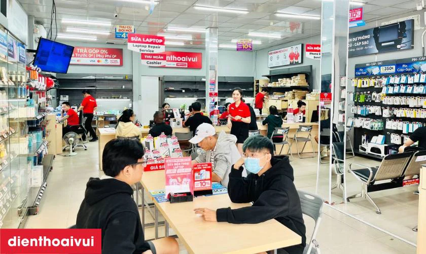 Dịch vụ thay m&agrave;n ch&iacute;nh h&atilde;ng, lấy liền tại Điện Thoại Vui