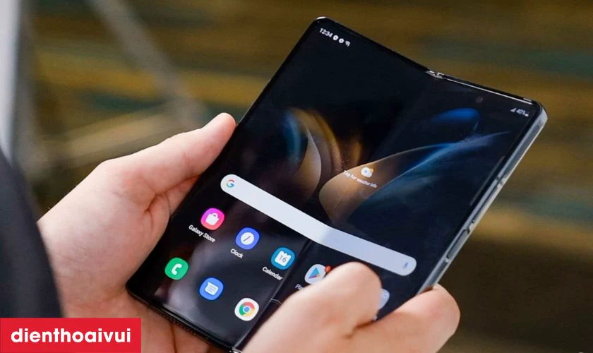 Tổng quan m&agrave;n h&igrave;nh điện thoại Samsung Fold 4 5G (B&ecirc;n trong)
