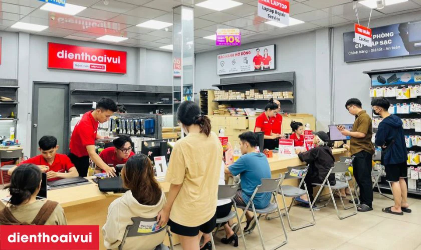 Dịch vụ thay m&agrave;n lấy liền tại Điện Thoại Vui