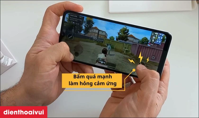 Sử dụng điện thoại sai c&aacute;ch, qu&aacute; mạnh l&agrave; nguy&ecirc;n nh&acirc;n g&acirc;y hư hỏng m&agrave;n h&igrave;nh