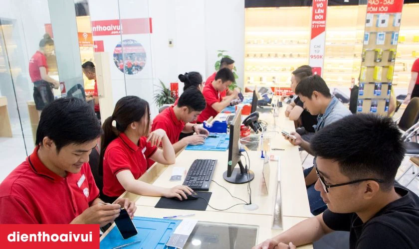 Quy tr&igrave;nh thay m&agrave;n h&igrave;nh Samsung A04s chuy&ecirc;n nghiệp lấy liền tại Điện Thoại Vui