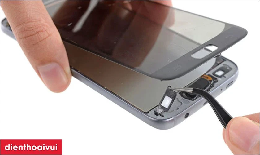 C&oacute; n&ecirc;n thay m&agrave;n h&igrave;nh Samsung Galaxy A22 5G h&atilde;ng Safety kh&ocirc;ng?