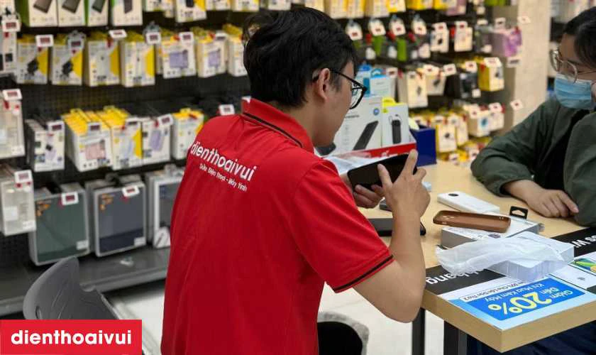 Dịch vụ thay m&agrave;n lấy liền tại Điện Thoại Vui