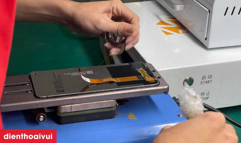B&agrave;n giao m&aacute;y v&agrave; hướng dẫn sử dụng