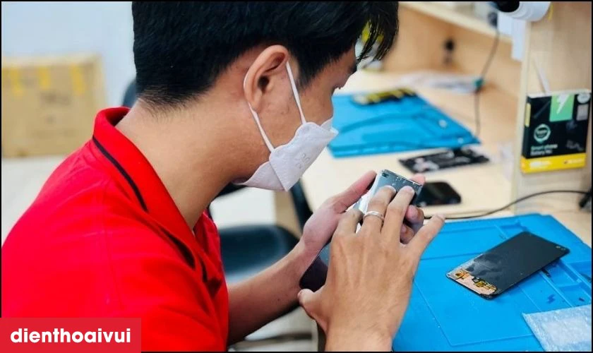 Quy tr&igrave;nh thay m&agrave;n h&igrave;nh Samsung Galaxy A54 loại A+ chuy&ecirc;n nghiệp lấy liền tại Điện Thoại Vui
