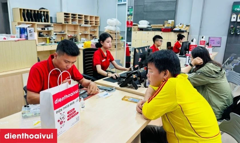 Địa chỉ thay m&agrave;n h&igrave;nh Samsung Galaxy A57 ở đ&acirc;u uy t&iacute;n tại TPHCM v&agrave; H&agrave; Nội