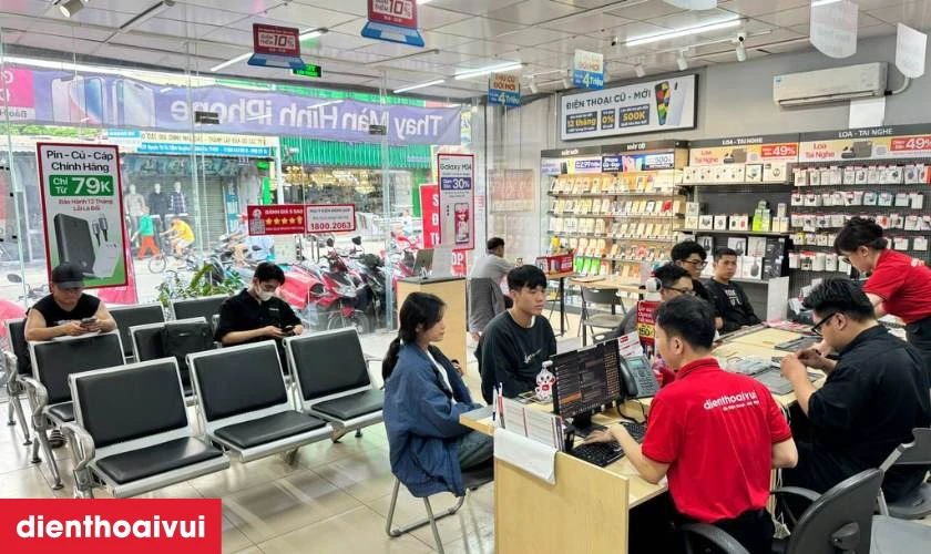 Dịch vụ thay m&agrave;n h&igrave;nh Samsung Galaxy A73 5G ch&iacute;nh h&atilde;ng GENA loại Pro lấy liền tại Điện Thoại Vui