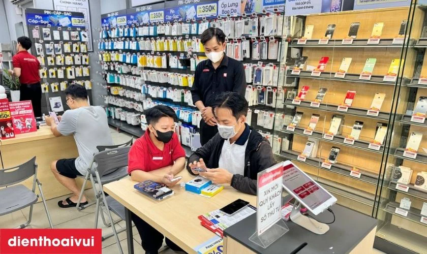 Cửa h&agrave;ng thay m&agrave;n h&igrave;nh Samsung Galaxy Fold ở đ&acirc;u uy t&iacute;n, lấy liền lại TPHCM v&agrave; H&agrave; Nội