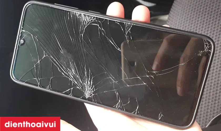 Nguy&ecirc;n nh&acirc;n hư hỏng m&agrave;n h&igrave;nh Samsung Galaxy M30