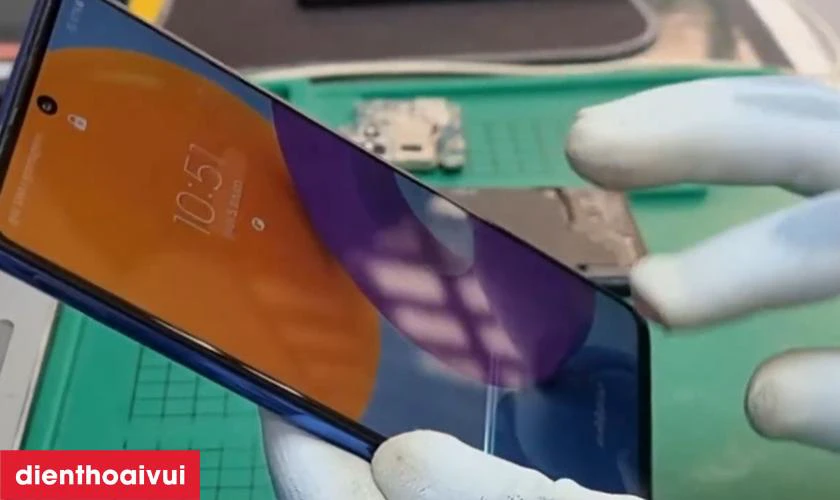 C&oacute; n&ecirc;n thay m&agrave;n h&igrave;nh Samsung loại A+ kh&ocirc;ng?