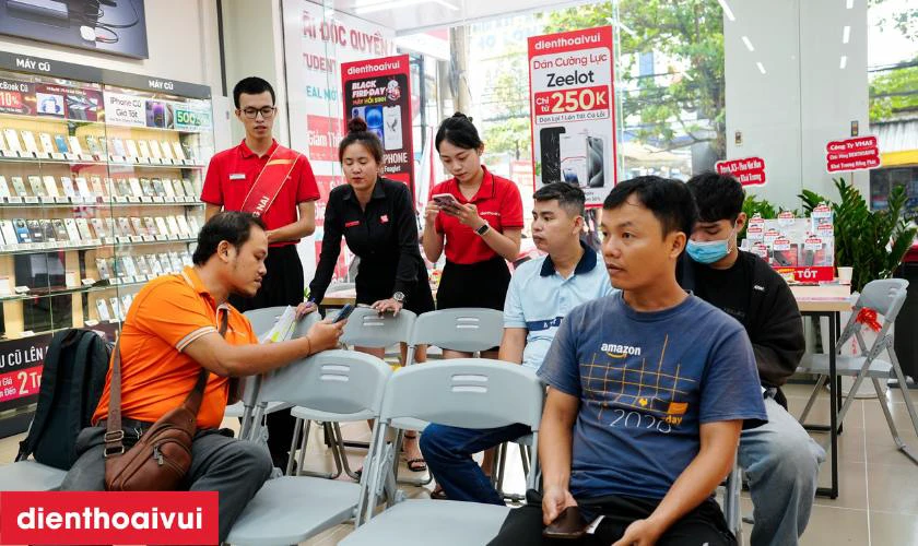 Thay m&agrave;n h&igrave;nh Samsung Galaxy M53 nguy&ecirc;n khung ch&iacute;nh h&atilde;ng GENA loại A+ lấy liền tại Điện Thoại Vui