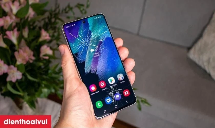 Tại sao m&agrave;n h&igrave;nh Samsung Galaxy S21 FE hư hỏng, cần thay mới?