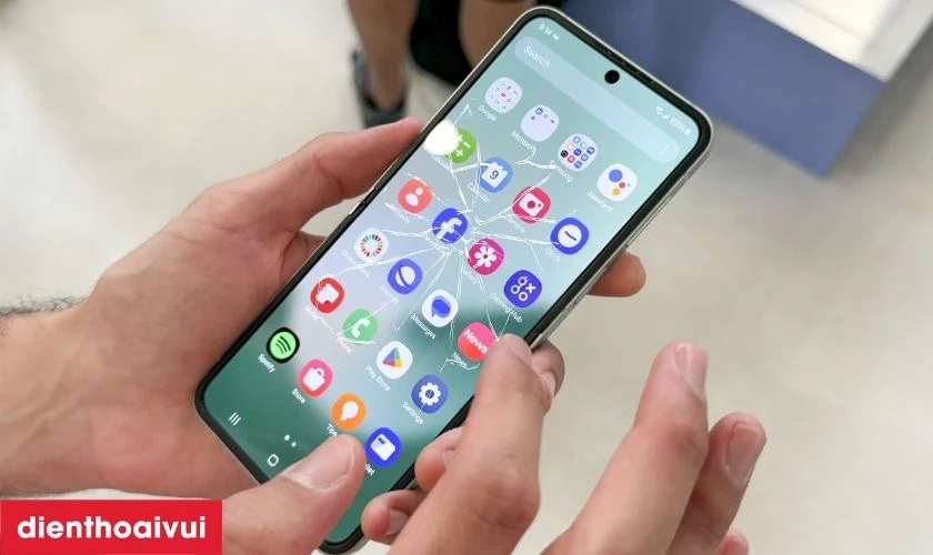 C&aacute;c trường hợp bạn cần thay m&agrave;n h&igrave;nh Samsung Galaxy mới