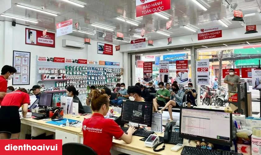 Dịch vụ thay màn hình Samsung Galaxy Z Flip 7 ở đâu chính hãng, lấy liền tại TPHCM, Hà Nội?
