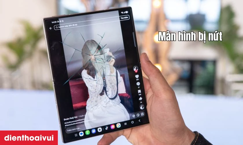 Dấu hiệu cần thay m&agrave;n h&igrave;nh Samsung