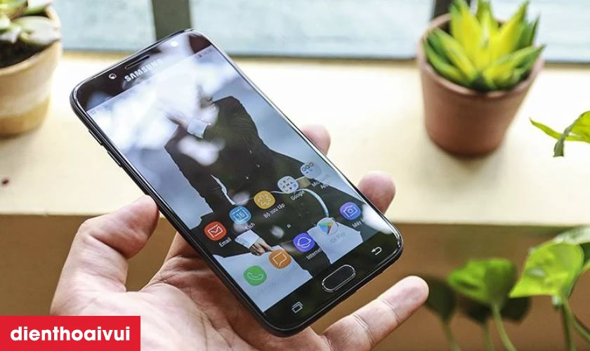 Nguy&ecirc;n nh&acirc;n hư hỏng m&agrave;n h&igrave;nh Samsung J7 2018