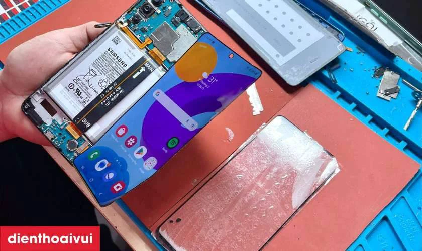 Ưu điểm khi thay m&agrave;n h&igrave;nh Samsung M14 uy t&iacute;n tại Điện Thoại Vui