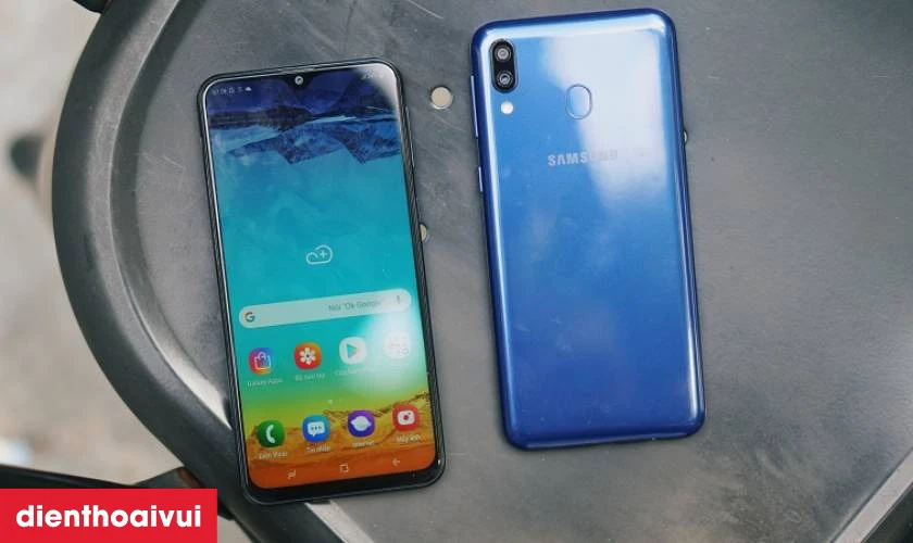 Cần lưu &yacute; g&igrave; khi thay m&agrave;n h&igrave;nh Samsung M20