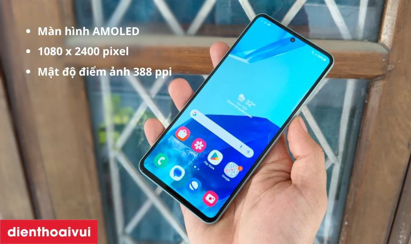 Samsung Galaxy M55 được trang bị m&agrave;n h&igrave;nh AMOLED