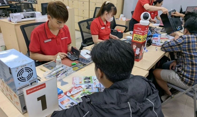 Ưu điểm khi thay màn hình Samsung quận Bình Tân tại Điện Thoại Vui