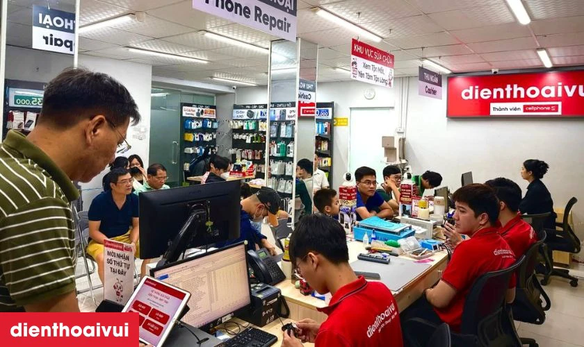 Tại sao nên thay màn hình Samsung S10 Plus rời chính hãng GENA loại Pro tại Điện Thoại Vui?