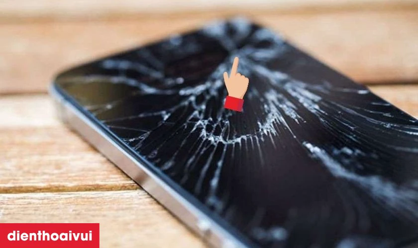 M&agrave;n h&igrave;nh chịu t&aacute;c động vật l&yacute; g&acirc;y hư hỏng, nứt vỡ
