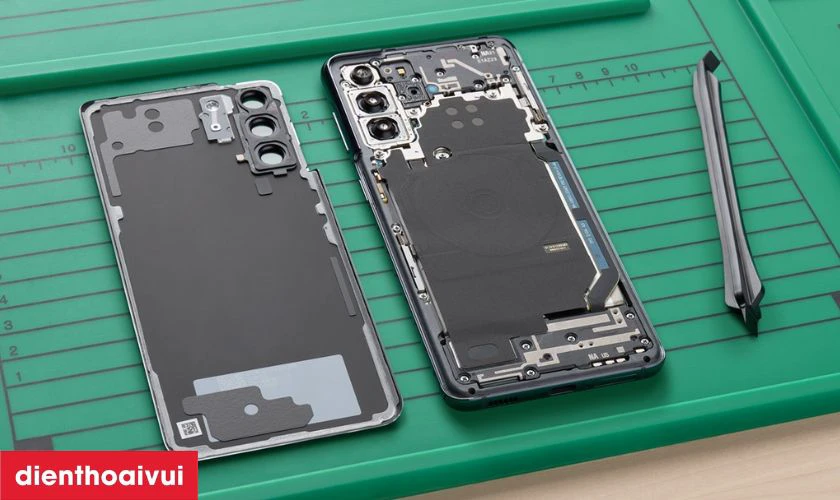 Quy tr&igrave;nh thay m&agrave;n h&igrave;nh Samsung Galaxy S23 Ultra tại Điện Thoại Vui