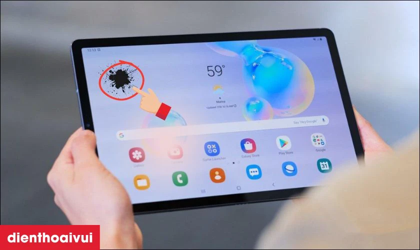 Đốm m&agrave;u bất thường xuất hiện l&agrave; dấu hiệu cho thấy m&agrave;n h&igrave;nh đang gặp vấn đề, hư hỏng cần thay mới