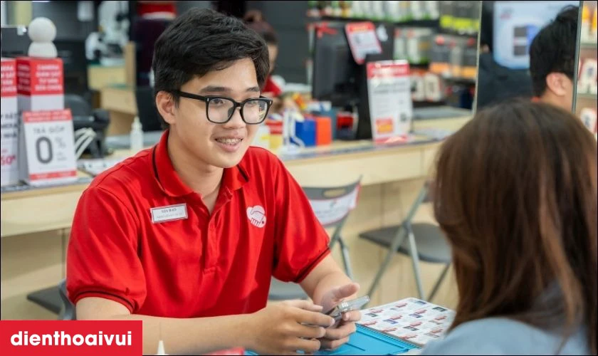 Quy tr&igrave;nh thay m&agrave;n h&igrave;nh Samsung Z Flip 5 chuy&ecirc;n nghiệp lấy liền tại Điện Thoại Vui