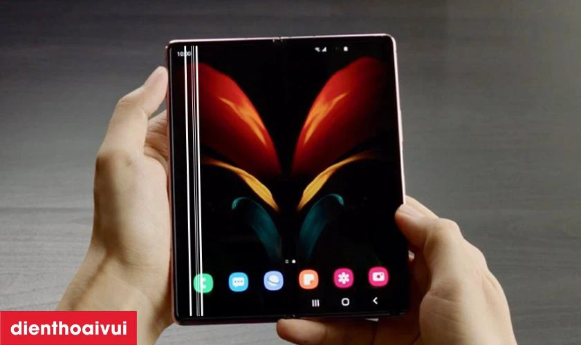 Màu sắc hiển thị trên màn hình Samsung Z Fold 2 không chính xác