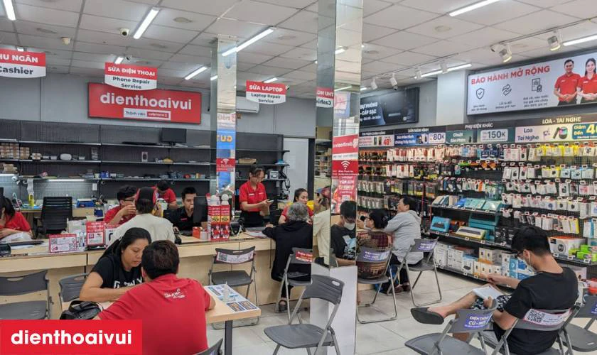 Quy tr&igrave;nh thay m&agrave;n h&igrave;nh Samsung Z Fold 3 5G chuy&ecirc;n nghiệp lấy liền tại Điện Thoại Vui