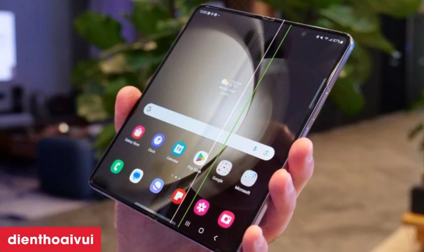 M&agrave;n h&igrave;nh Samsung Z Fold 3 5G xuất hiện sọc ngang, sọc dọc m&agrave;u xanh, t&iacute;m, trắng&nbsp;