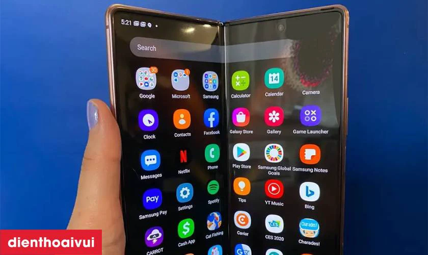 M&agrave;n h&igrave;nh Samsung Z Fold 3 5G bị tối m&agrave;u