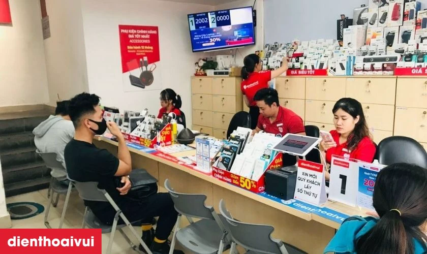 Thay màn chính hãng ở đâu giá tốt, lấy liền tại TP.HCM và Hà Nội?