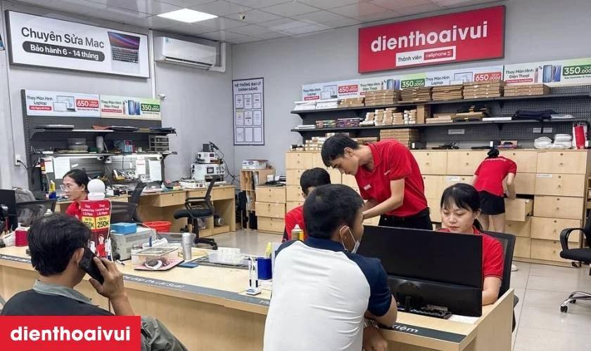 V&igrave; sao n&ecirc;n thay màn hình Tecno Pova 6 NEO chính hãng GENA loại Pro tại Điện Thoại Vui?