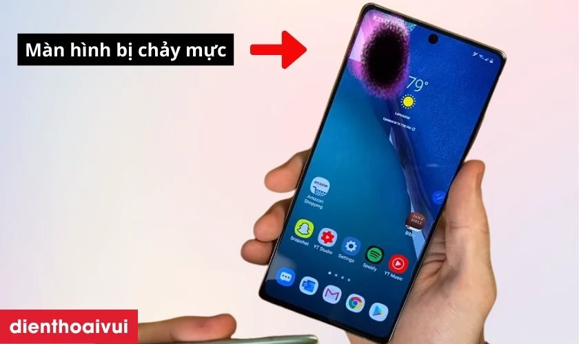 M&agrave;n h&igrave;nh c&oacute; dấu hiệu bị chảy mực