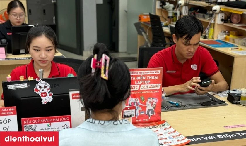 Quy tr&igrave;nh thay m&agrave;n h&igrave;nh Vivo S11 chuy&ecirc;n nghiệp lấy liền tại Điện Thoại Vui