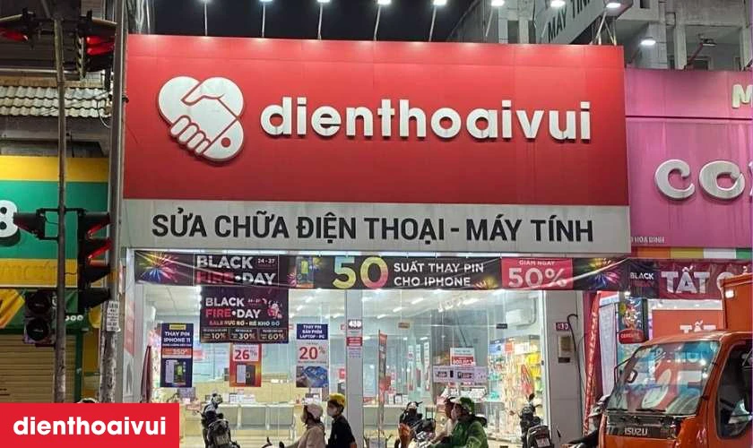 Địa chỉ thay m&agrave;n h&igrave;nh Vivo S15 Pro uy t&iacute;n, lấy liền lại TPHCM v&agrave; H&agrave; Nội