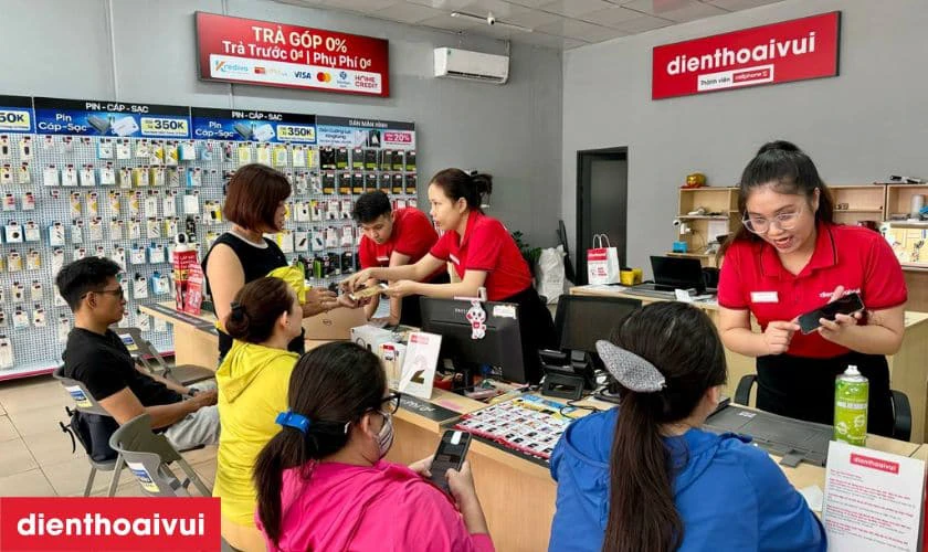 Dịch vụ thay m&agrave;n h&igrave;nh Vivo S15e ch&iacute;nh h&atilde;ng, lấy liền tại Điện Thoại Vui